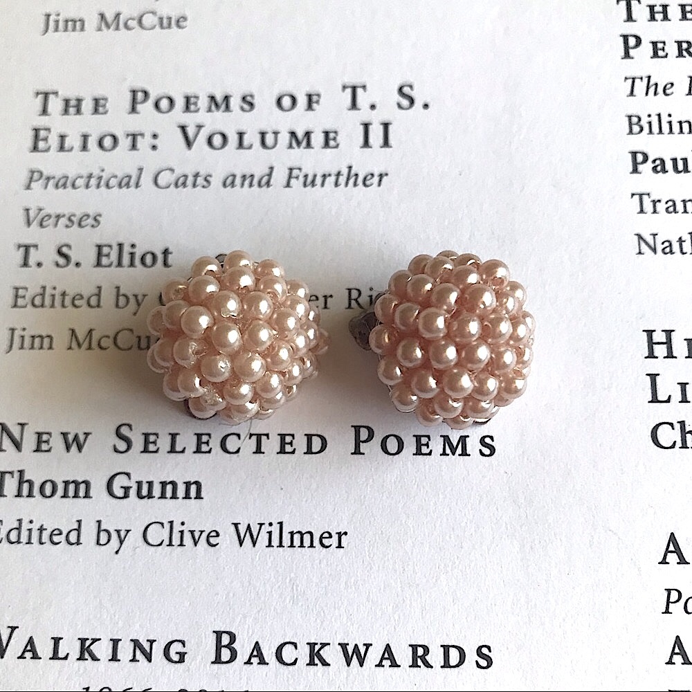 Cute faux pearl cluster earrings | vntg earrings
